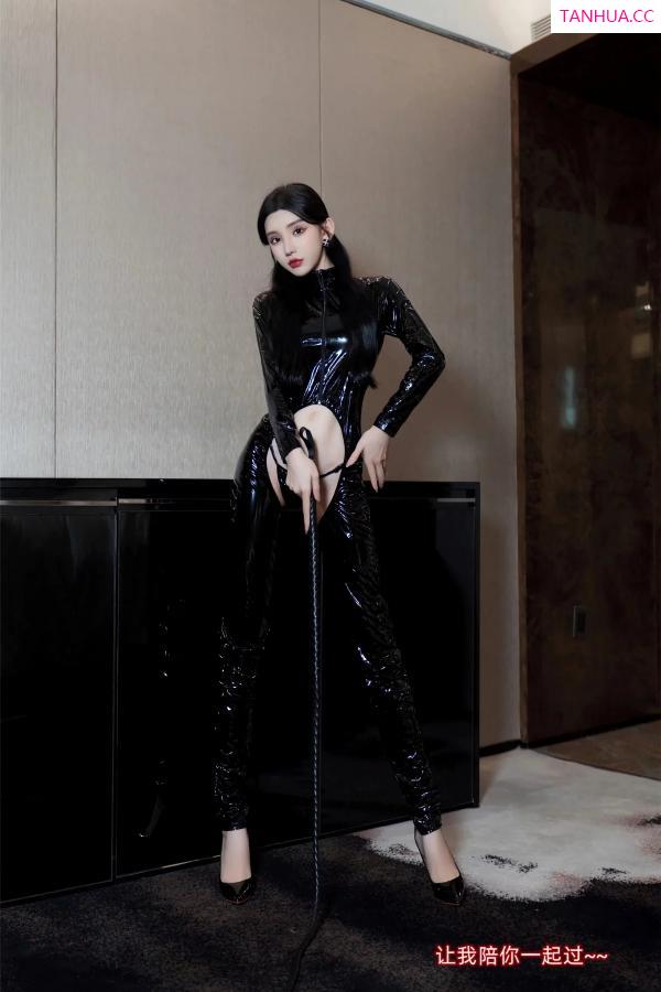 周于希dummy  [XiuRen]高清写真图 2023.12.22 No.7856 周于希Sally 圣诞惊喜第14张图片